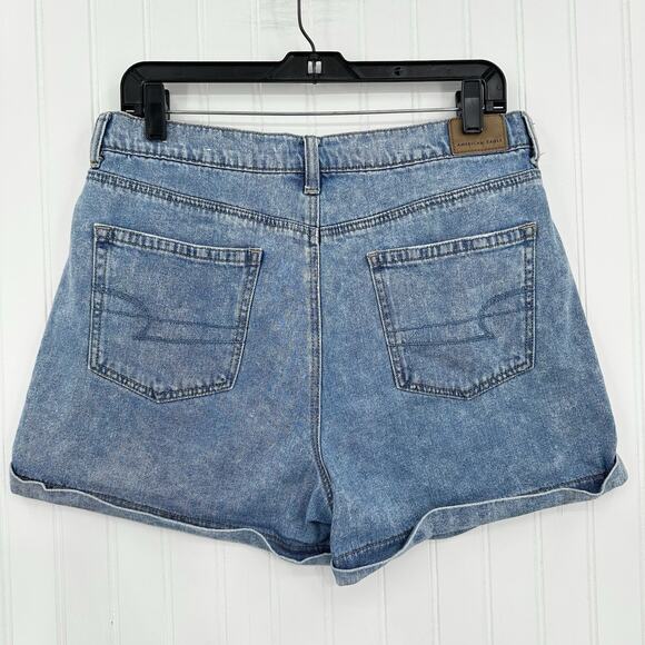 American Eagle Shorts 12 Mom High Rise Denim Blue Jean Cuffed Short Light Wash - Picture 2 of 9